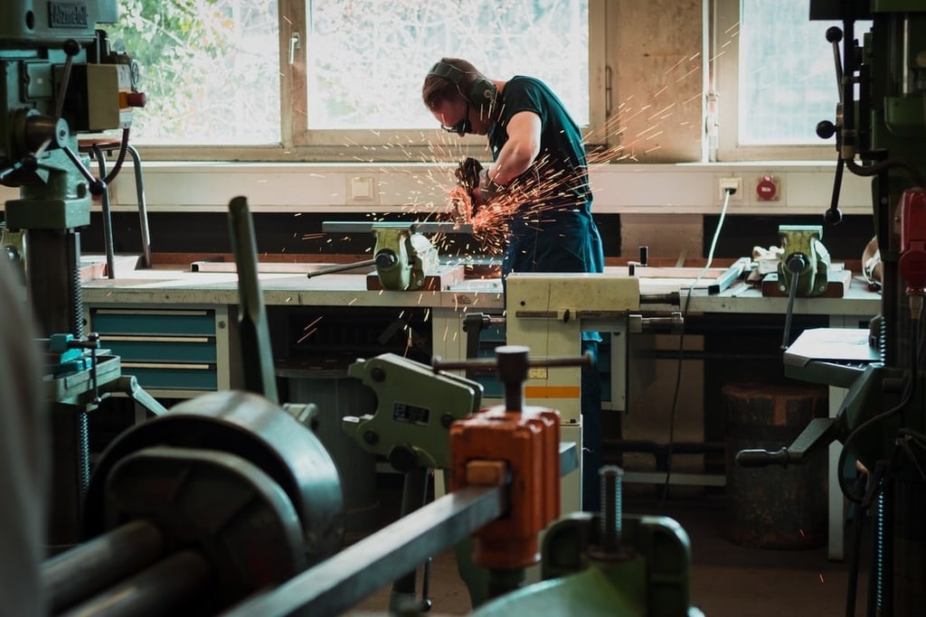 Les bases essentielles du tournage CNC pour les industriels